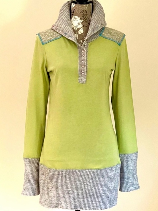 Free People Dresses & Skirts - Free People Light lime Green Tunic Sweater dress with Heather Gray Trim